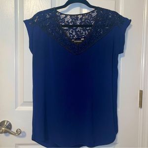 Express rolled sleeve V-neck top blue with black lace accents Size M